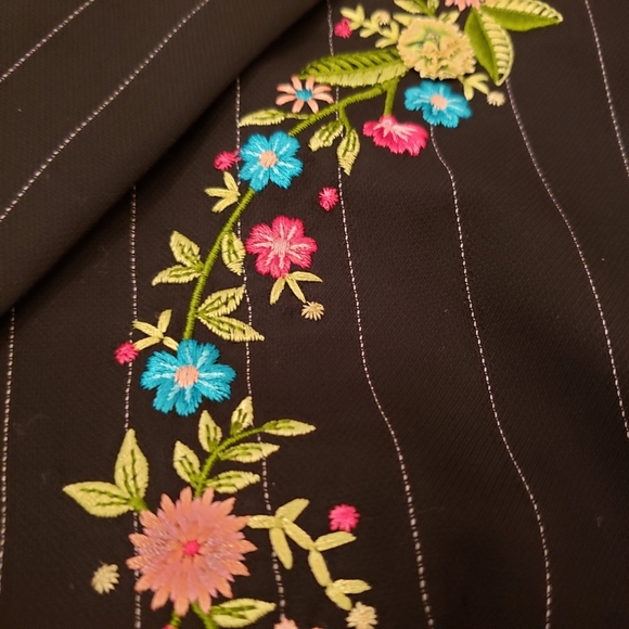 Escada Vintage Blazer Embroidered Pinstriped Size 10 NWT - Picture 11 of 16